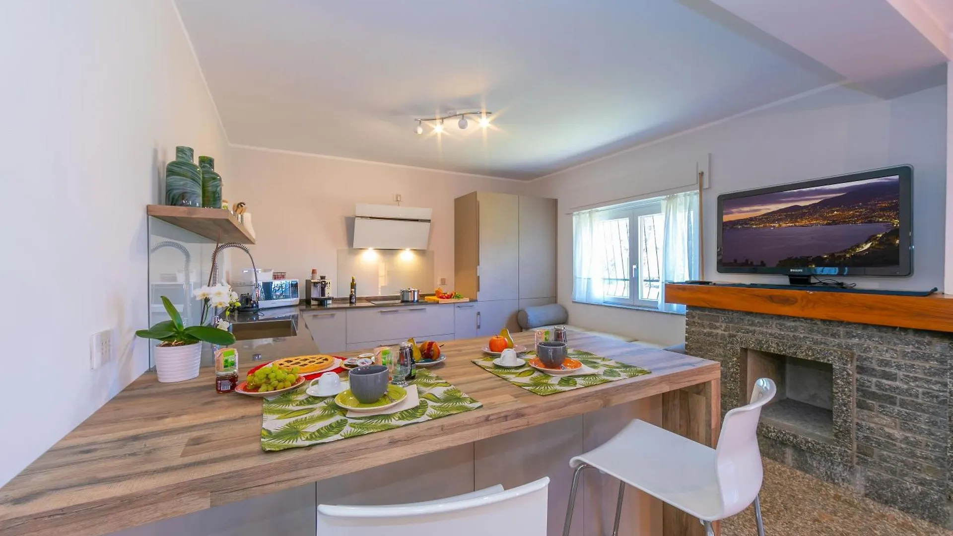 Villa Giulietta Private Pool - Happy Rentals Gemonio